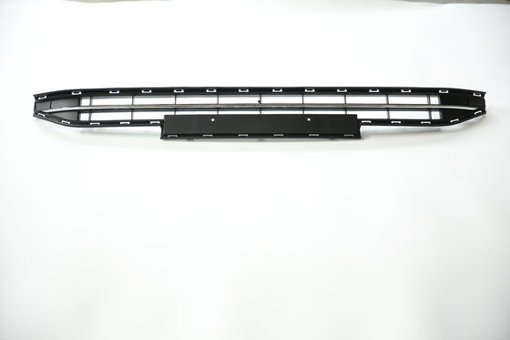 3GB 853 677 VW Passat 2019 2020 μπροστινές σχάρες προφυλακτήρων για το Μαύρο αυτοκινήτων με τη λουρίδα